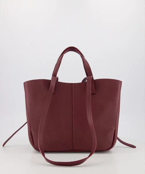 Martha – Bordeauxrode Leren Handtas met Goudkleurige Details