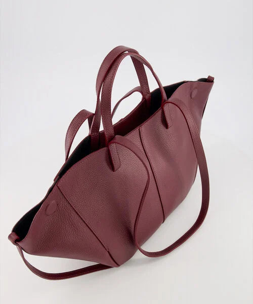 Martha – Bordeauxrode Leren Handtas met Goudkleurige Details