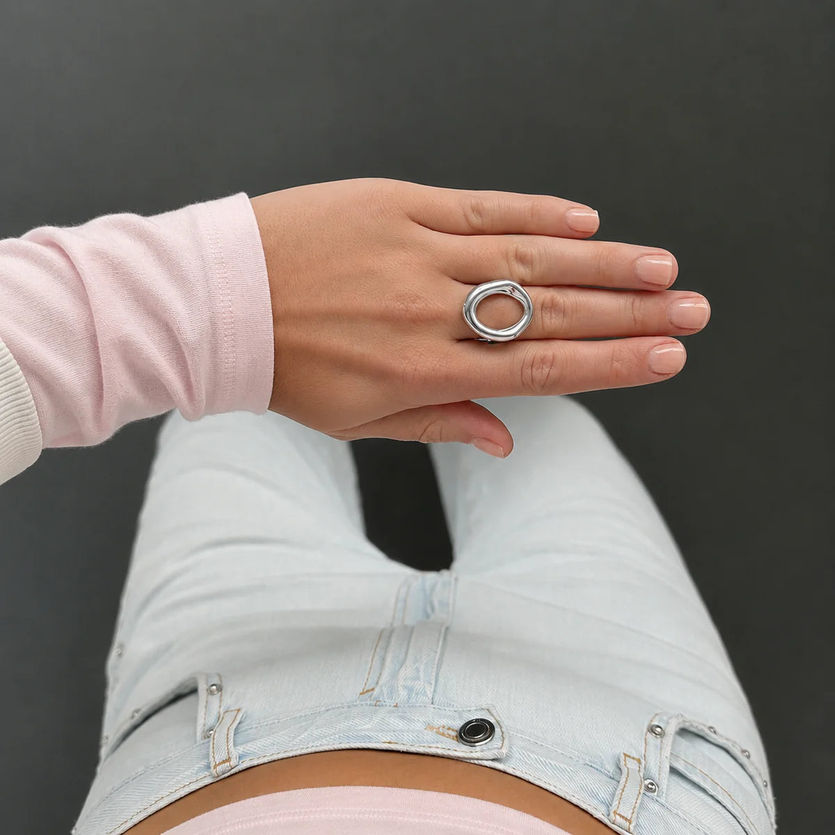 Oval ring
