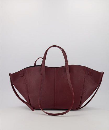 Martha – Bordeauxrode Leren Handtas met Goudkleurige Details