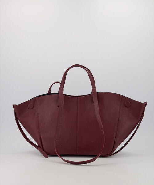 Martha – Bordeauxrode Leren Handtas met Goudkleurige Details