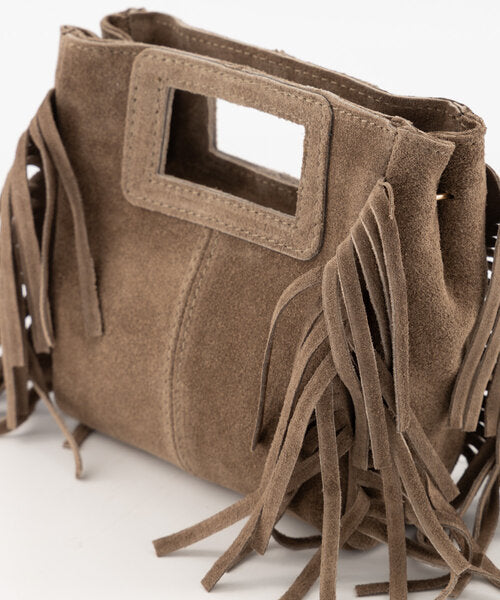 Sylvie – Taupe Suède Handtas met Franjes en Goudkleurige Details